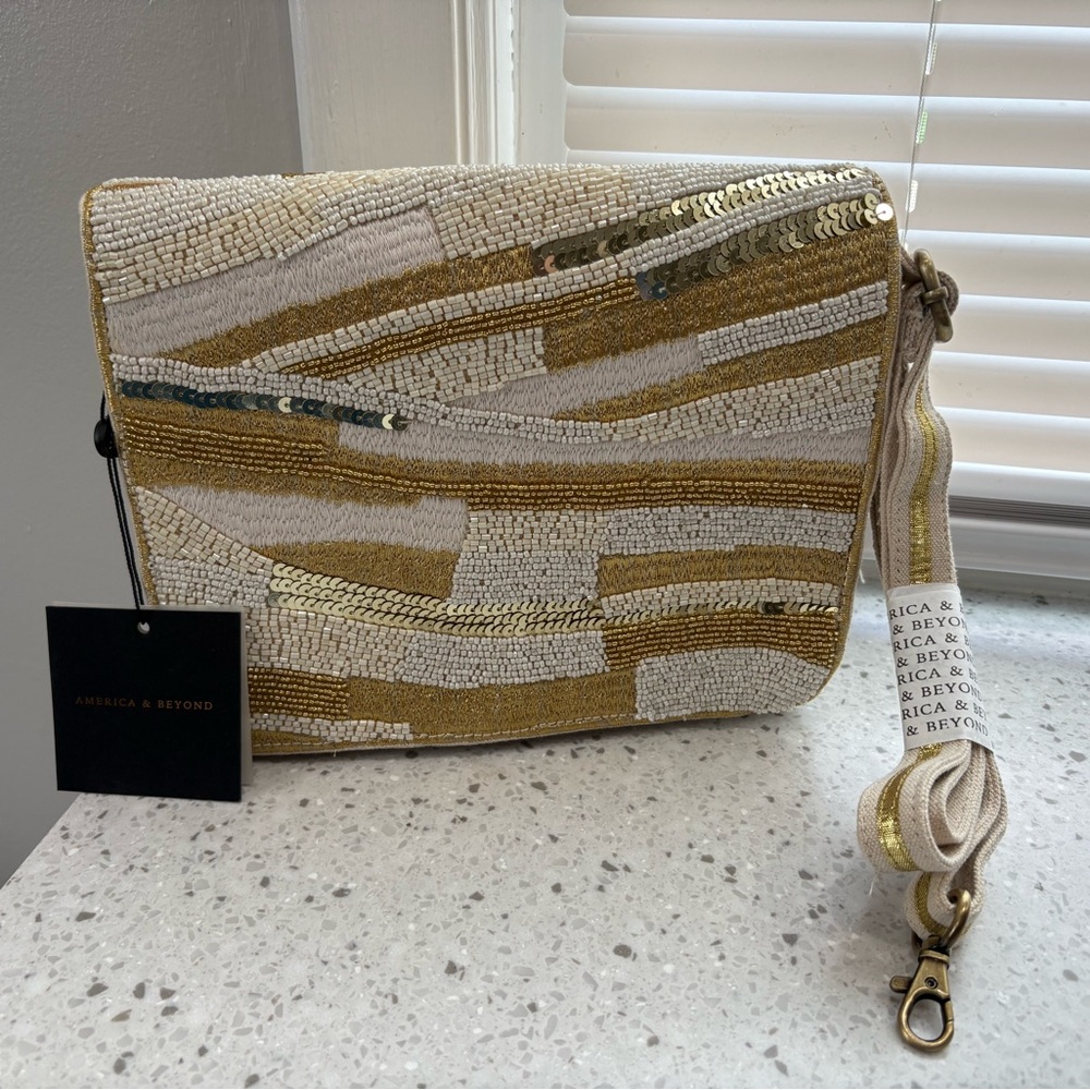 NWT America & Beyond Golden Layers Gold/Silver/Cream Beaded Bag